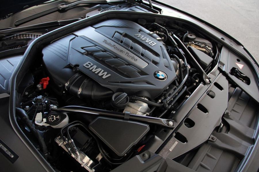  BMW 750iL 2013 года  (фото 90 из 96)